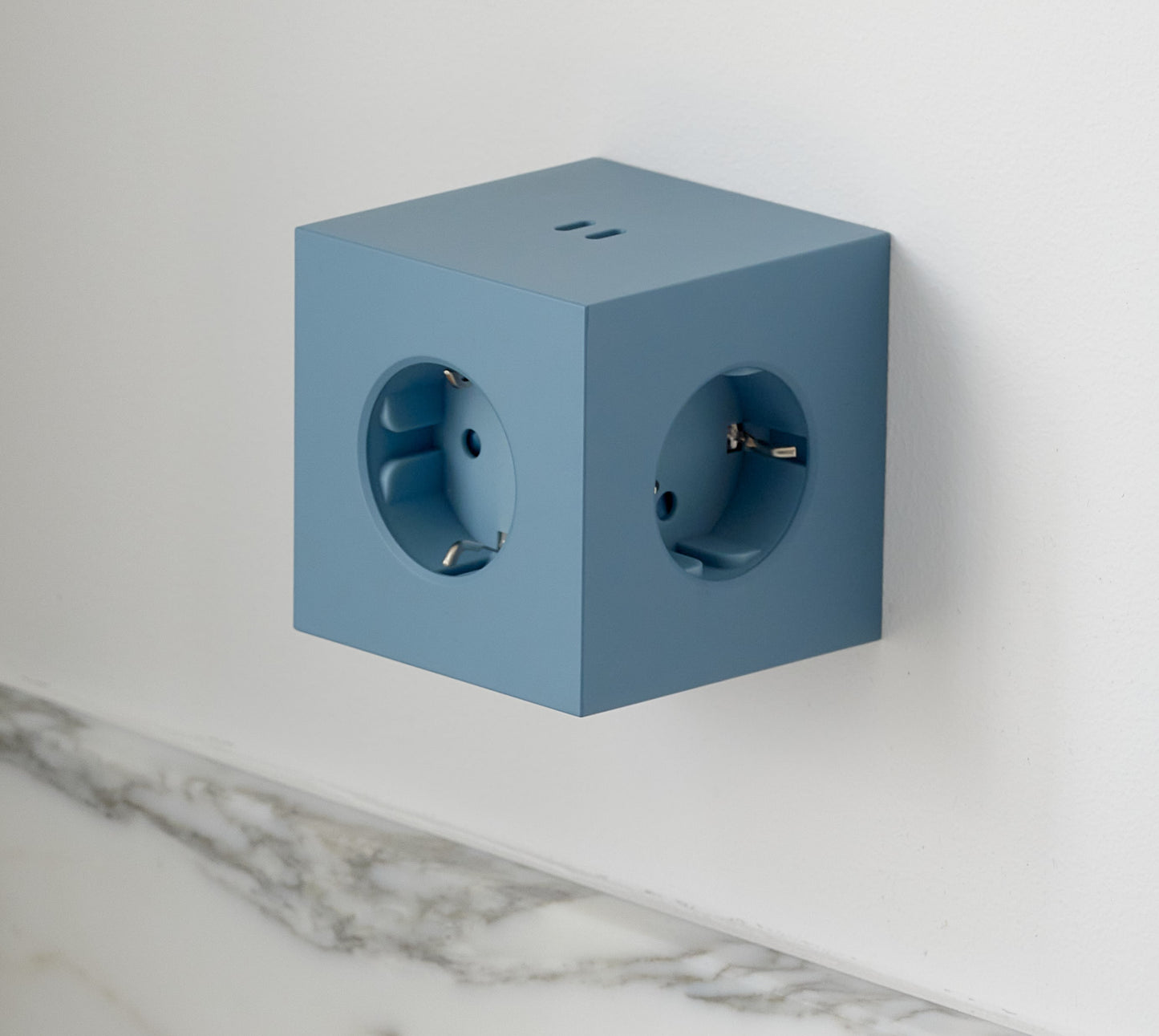 AVolt - Design Socket extender & USB C Charger