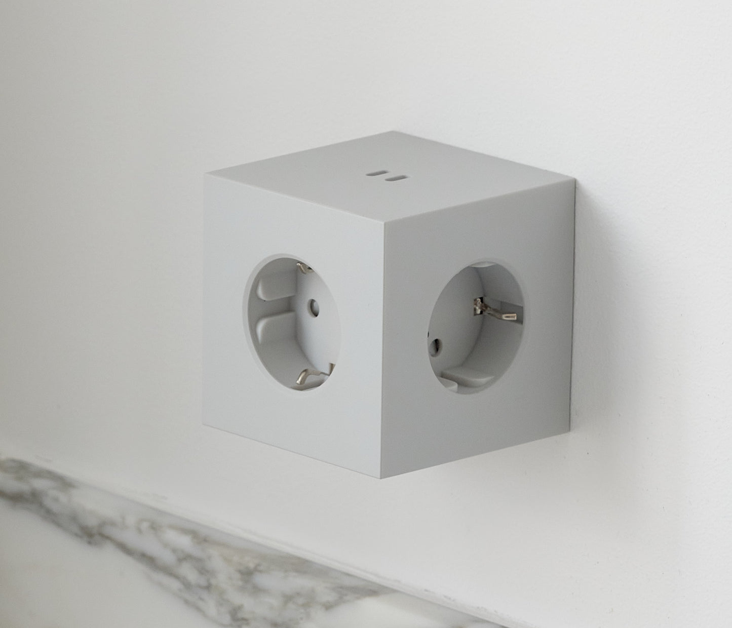 AVolt - Design Socket extender & USB C Charger