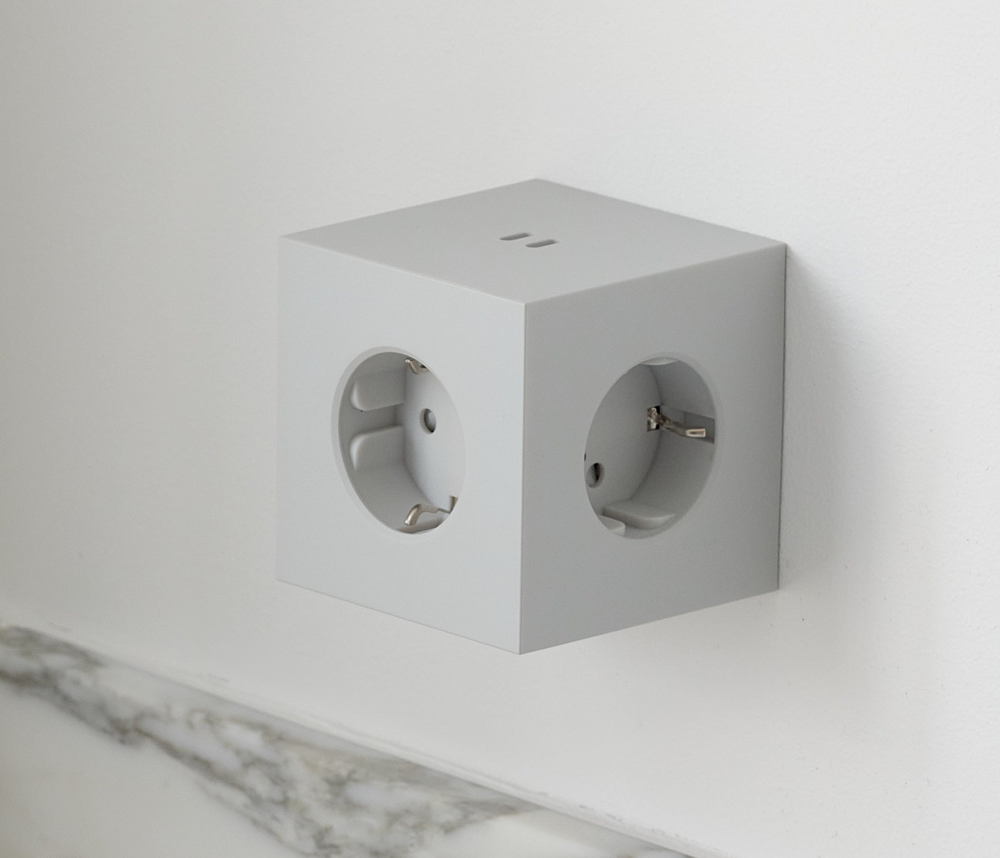 AVolt - Design Socket extender & USB C Charger