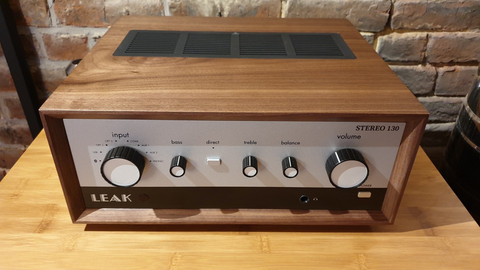 LEAK Stereo 130