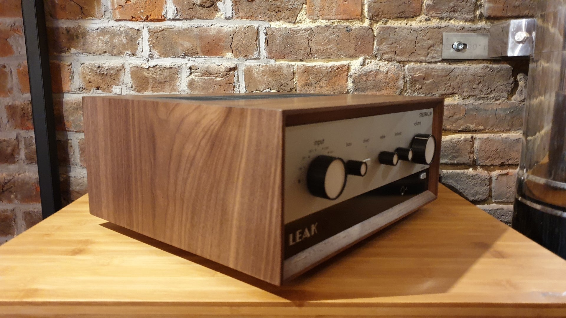 LEAK Stereo 130