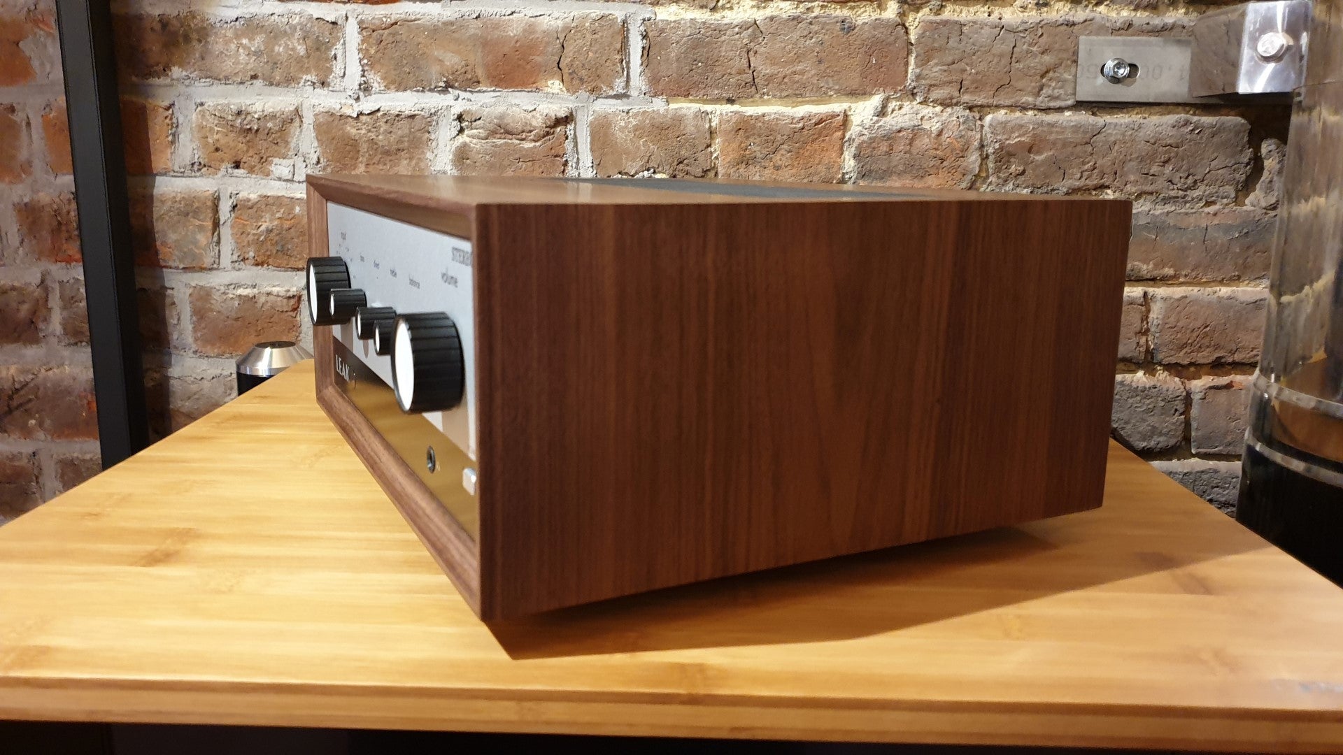 LEAK Stereo 130